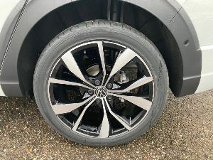 Auto Schmerikon VW Taigo 1.5 TSi R-Line DSG-Automat -40%!